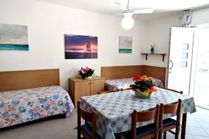 Bilocale spazioso, zona centrale, 150 mt spiaggia