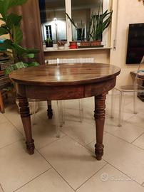Tavolo ovale in noce allungabile