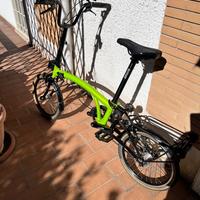 Bicicletta pieghevole tipo Brompton