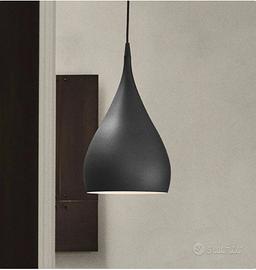 Lampadario nero a sospensione marchio &Tradition