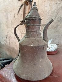 Brocca antica in rame