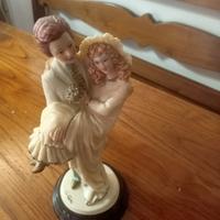 statuetta in porcellana 