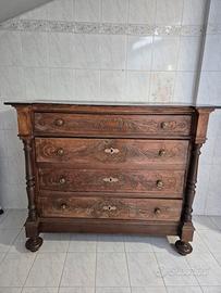 cassettiera vintage di classe in legno