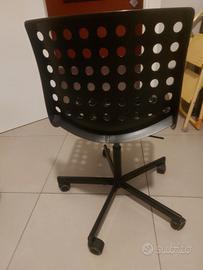 Sedia con ruote per scrivania