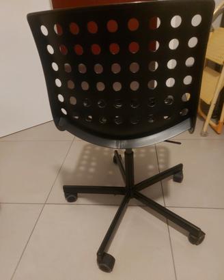 Sedia con ruote per scrivania