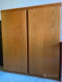 Armadio in legno massello,consegna disponibile