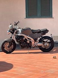 Cafe racer Triumph 955i