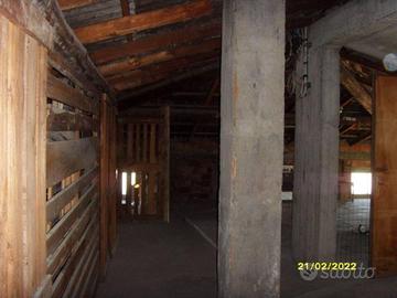 Immobile in asta di 84 m² con 3 locali e box auto 