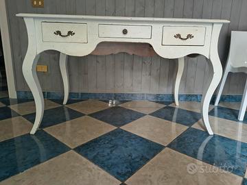 Scrivania bianca con cassetti shabby chic