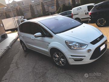 S-MAX usata tenuta benissimo