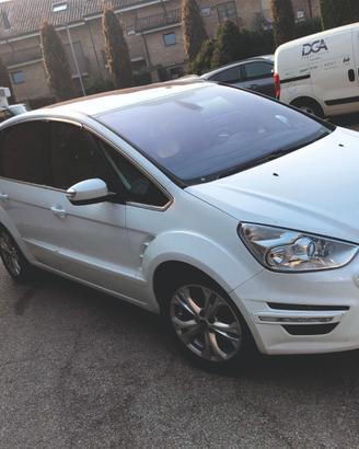 S-MAX usata tenuta benissimo