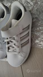 Scarpe Adidas  30 con strappo Grand court 2.0 El