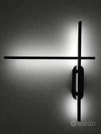 Lampada parete Led metallo nero/acrilico bianco