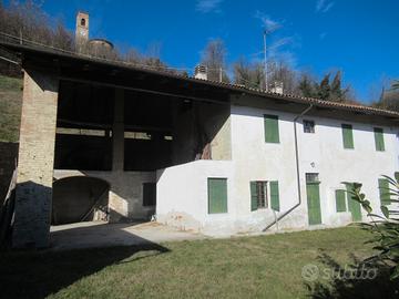 Casa di campagna con ampio frutteto