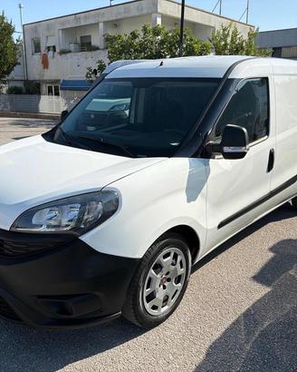 FIAT DOBLO' 1.6 MJT MAXI 105 CV 3 posti LOUNGE