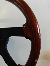 Volante in  legno radica