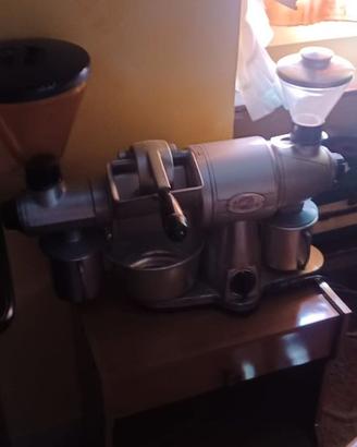 MACINA CAFFE PEPE FORMAGGIO E BILANCIA