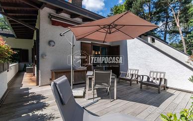 TRE LOCALI INDIPENDENTE IN PINETINA CON TERRAZZO