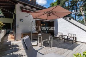 TRE LOCALI INDIPENDENTE IN PINETINA CON TERRAZZO