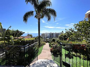 VILLA A SCHIERA A SANREMO