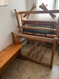 telaio moderno per tessere a mano