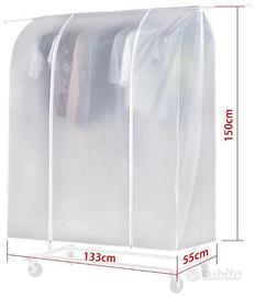 Appendiabiti con ruote e copri appendiabiti