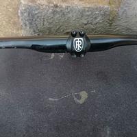 manubrio bici in alluminio leggero 