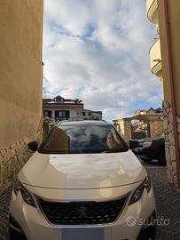 Peugeot  5008
