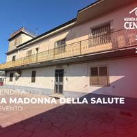 Semindipendente con spazio esterno e 2 garage