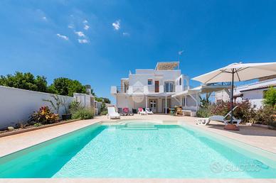 VILLA SINGOLA A RACALE