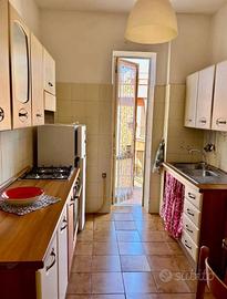 CIVITAVECCHIA TRILOCALE ARREDATO CON BALCONe