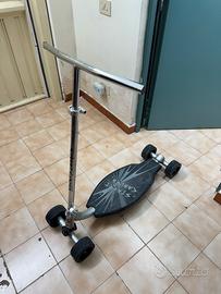 Monopattino a 4 ruote