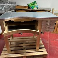 Banco da orafo con cassetti