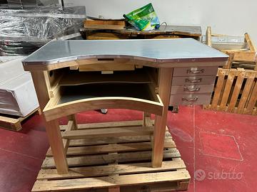 Banco da orafo con cassetti