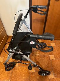 Deambulatore pieghevole in alluminio nuovo