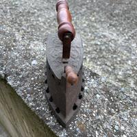 Ferro da stiro antico