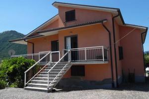Villa di 137 m² con 4 locali a Nusco
