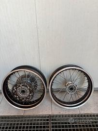 Cerchi 17 motard con mozzi honda