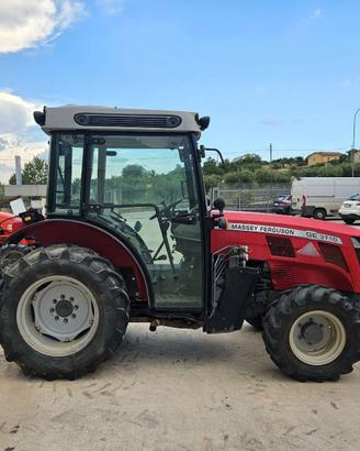 Trattore Massey Ferguson 3710 GE