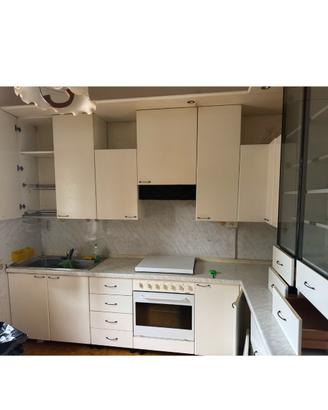 Cucina bianca vintage