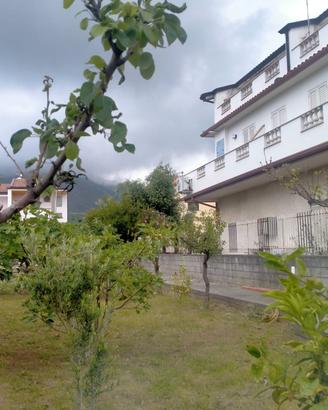 Villa indipendente 300 mt dal mare Tortora marina