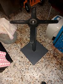 Tavoli con plancia e sedie in ecopelle