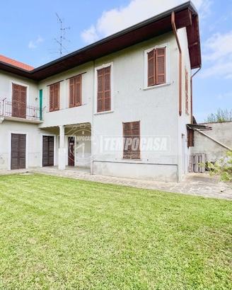 Casa indipendente con negozio, monolocale, giardin
