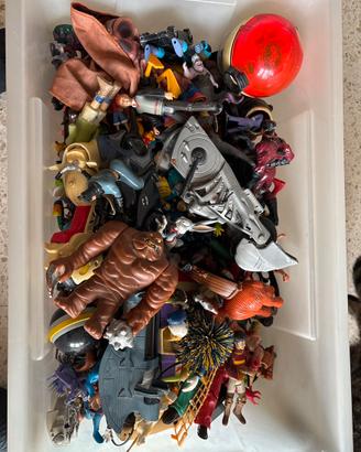 Lotto giocattoli/figures anni 90 e 2000