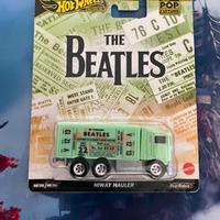 Hot wheels prenium - The Beatles Hiway Hauler 1:64