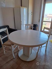 tavolo e 3 sedie