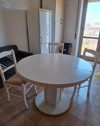 tavolo e 3 sedie