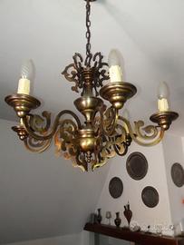 tris lampadari e lampada da tavolino