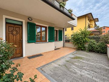 Appartamento di 75 m² con 5 locali e box auto a Se