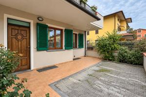 Appartamento di 75 m² con 5 locali e box auto a Se